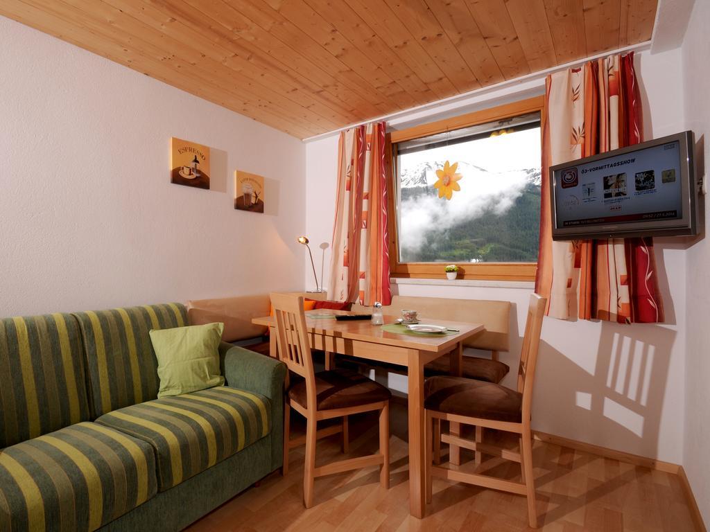 Single Apartment Martlerhof Тукс Номер фото